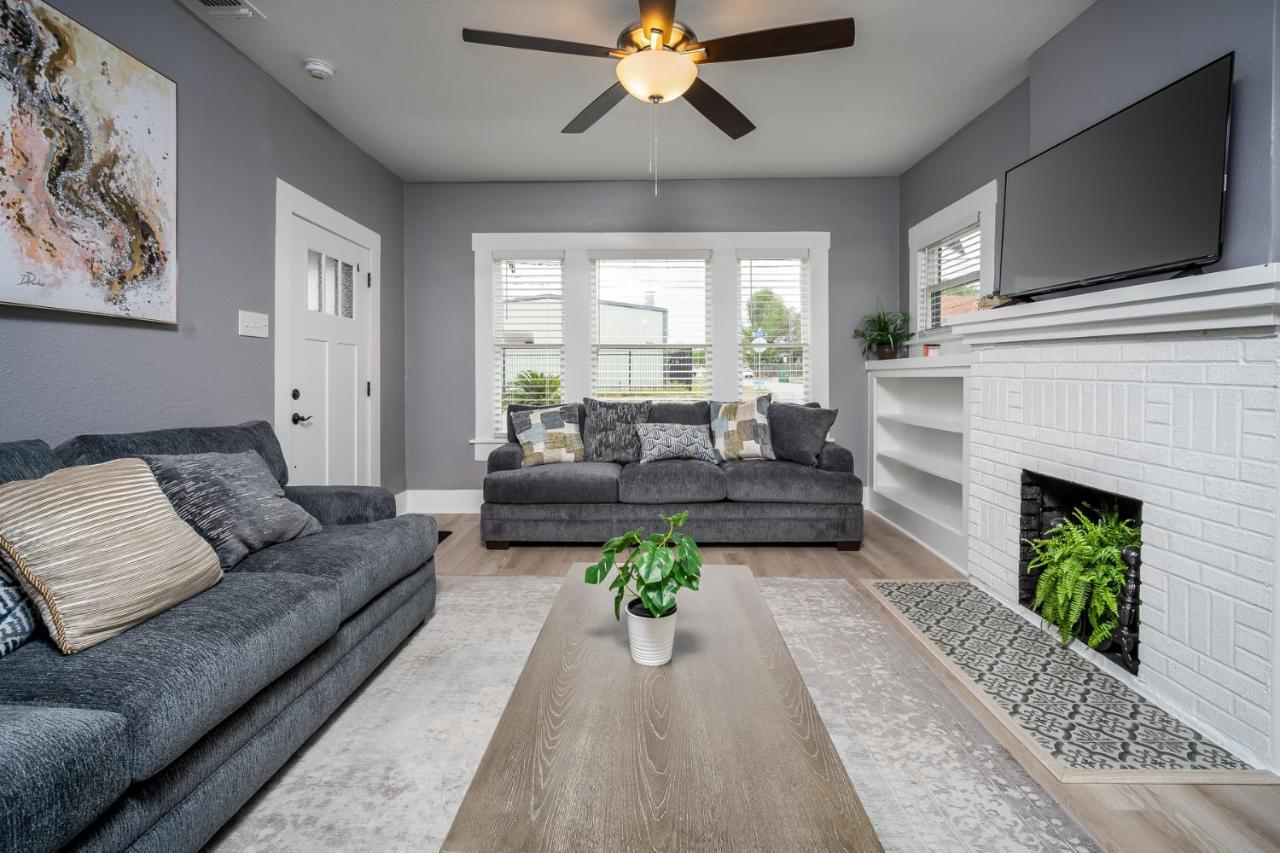 Spacious Home Near Downtown 샌안토니오 외부 사진